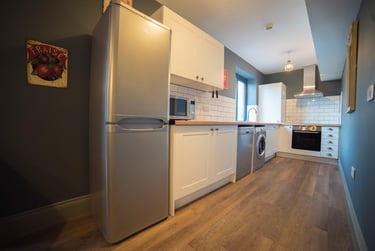 1 bed flat, Shire Oak Road, Headingley, Leeds, LS62DE - Image 2